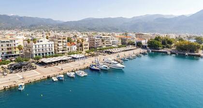 Bright comfy flat near the beach & the city center