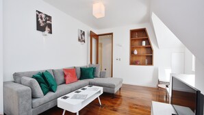 Apartment, 2 Bedrooms | Living room - James Street Apartment (London)