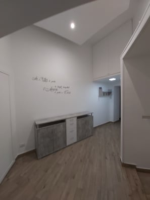 Apartment, 2 Bedrooms, Smoking, Balcony | Interior