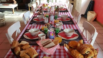 Petit-déjeuner continental compris tous les jours