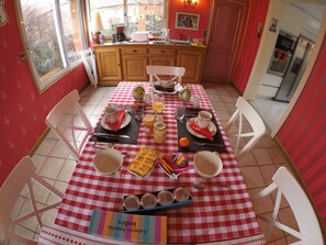 Café da manhã continental grátis todos os dias