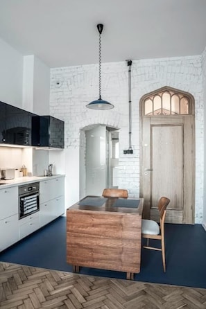 Appartement Design (Cobalt Blue) | Restauration dans la chambre