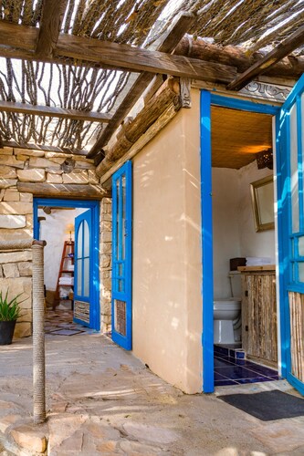 Big Bend Bunkroom - affordable right outside Big Bend Nat'l Park.