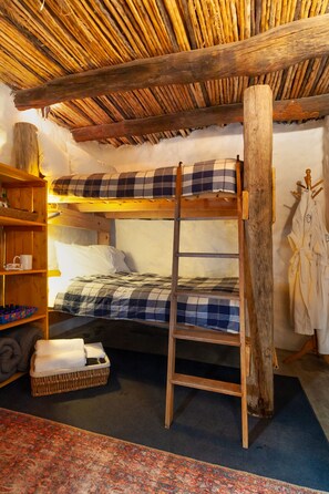 1 室のベッドルーム、WiFi (無料)、ベッドシーツ