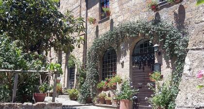 Red House/casa Rossa - Near Civita Di Bagnoregio