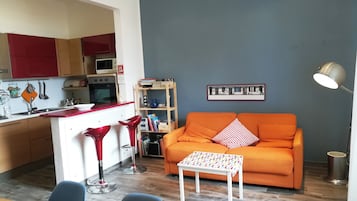 Maison, 2 chambres, balcon, vue ville | Salle de séjour