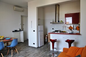 Maison, 2 chambres, balcon, vue ville | Cuisine privée