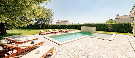 Piscine extérieure