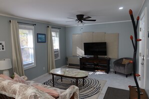 Smart TV - Entire rental unit in Bethlehem, NH (Bethlehem)