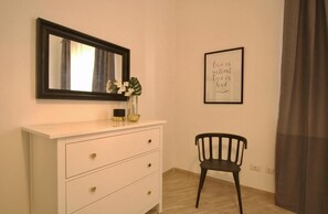 Apartment, 2 Bedrooms | Room amenity