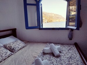 House, 2 Bedrooms, Sea View | 2 bedrooms, free WiFi, bed sheets - Lovely House On The Beach (Archanes-Asterousia)