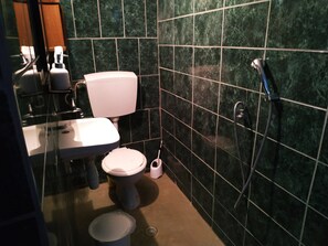 House, 2 Bedrooms, Sea View | Bathroom | Shower, towels - Lovely House On The Beach (Archanes-Asterousia)