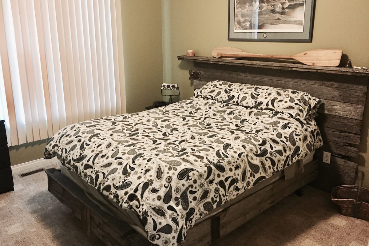 Deluxe-Doppel- oder -Zweibettzimmer | Pillowtop-Betten, individuell dekoriert, Verdunkelungsvorhänge