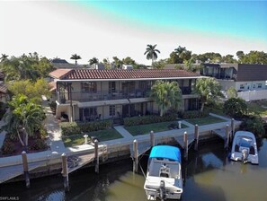 Exterior - Serenity at its finest. Waterfront Paradise overlooking playful dolphins  (Naples)