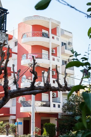 Exterior - Glamour Rooftop Apartment near Athens (Aigaleo)