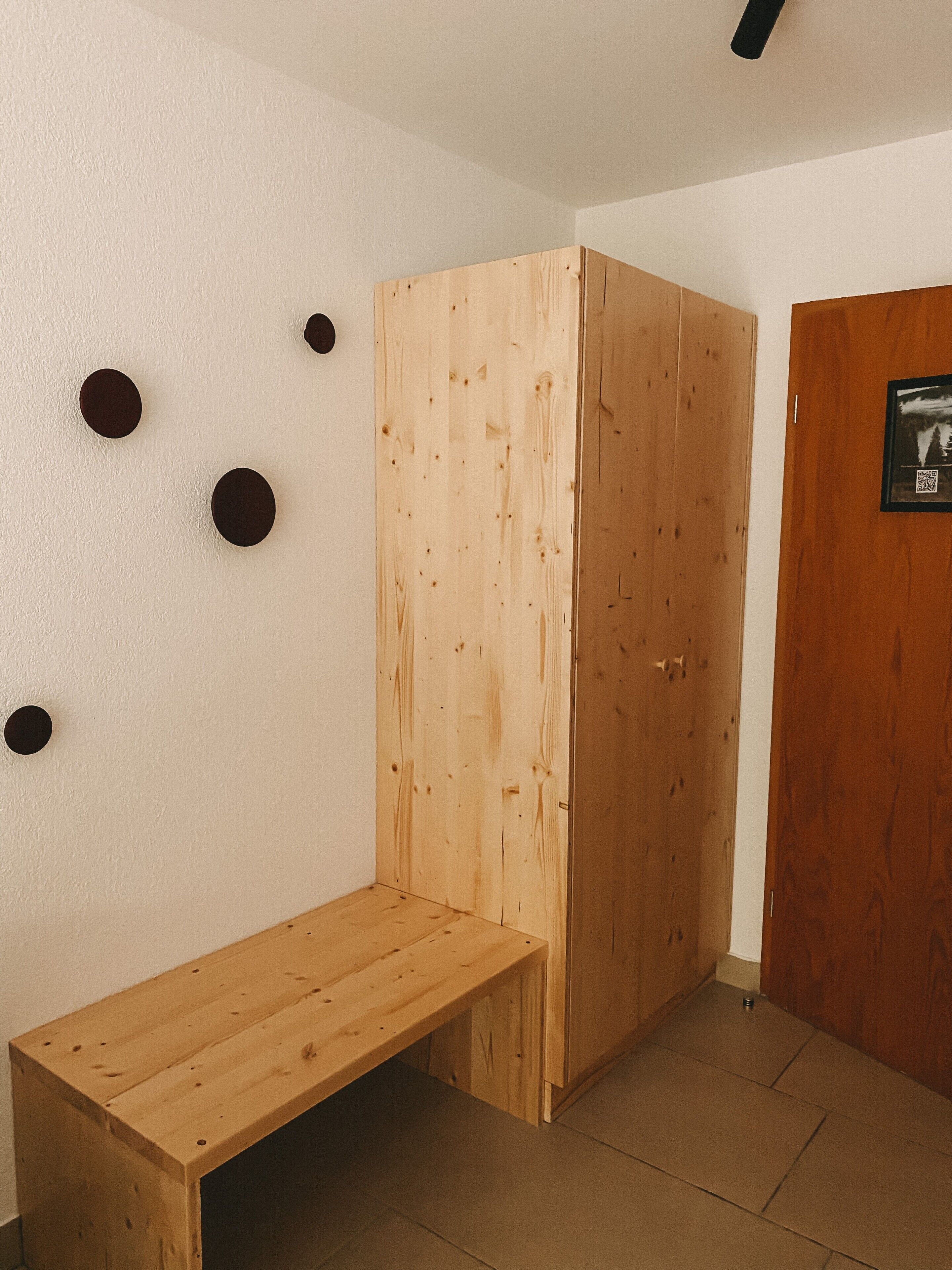 deluxe studio | living area | 45-inch tv with satellite channels