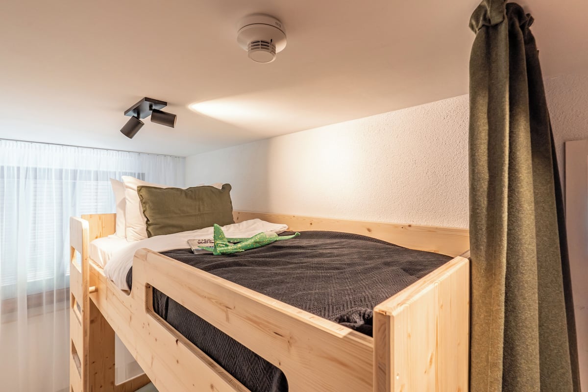 Family Apartment | Hypo-allergenic bedding, blackout drapes, iron/ironing board, free WiFi