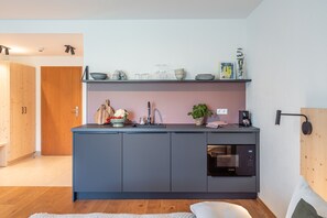 Leilighet – comfort | Eget kjøkken | Kjøleskap, kokeplater, oppvaskmaskin og espressomaskin