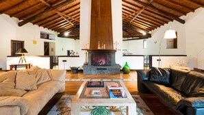 Villa, 4 Schlafzimmer | Wohnbereich