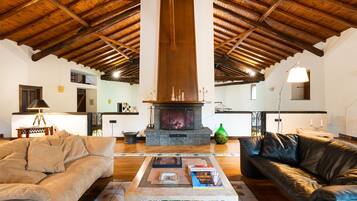 Villa, 4 Bedrooms | Living area | Flat-screen TV