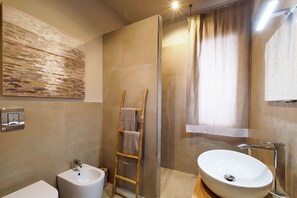 House, 3 Bedrooms | Bathroom | Shower, rainfall showerhead, bidet, towels - Gelsomina (San Vito Lo Capo)