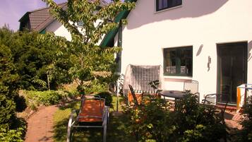 Apartment (Fischerhaus) | Garden view