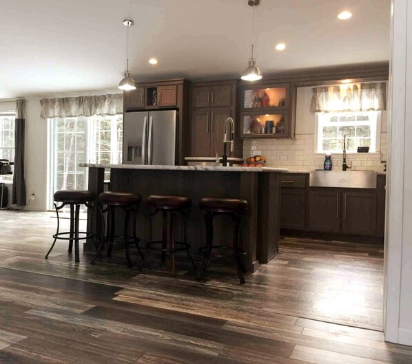 Private kitchen - 9 minutes to Hunter Mountain - All new property (Tannersville)