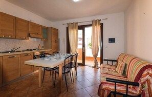 Apartment, 2 Bedrooms, Smoking | Interior
