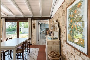 Villa, 4 camere da letto | Pasti in camera