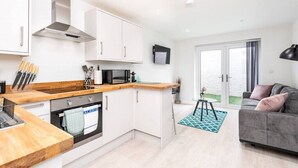 Apartment, 1 Bedroom (21A) | Private kitchen - Granville House (York)