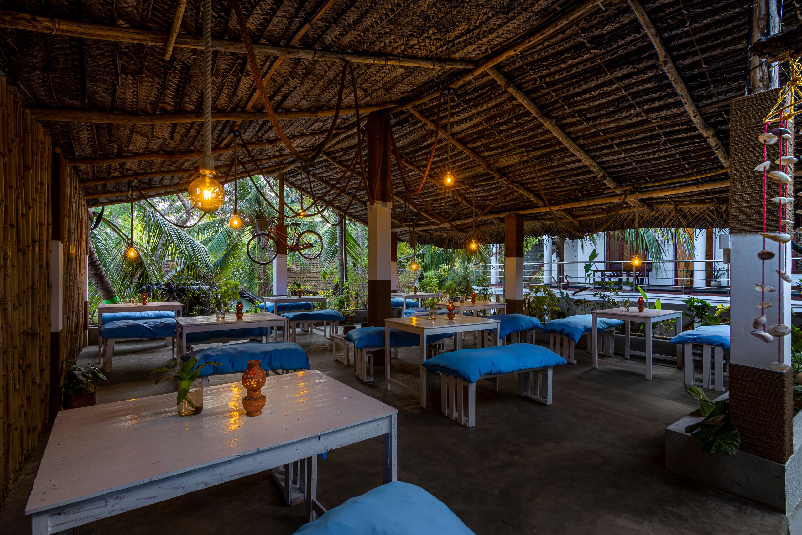 Tempat makan outdoor