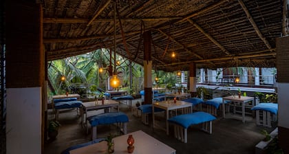 Arugambay Resort