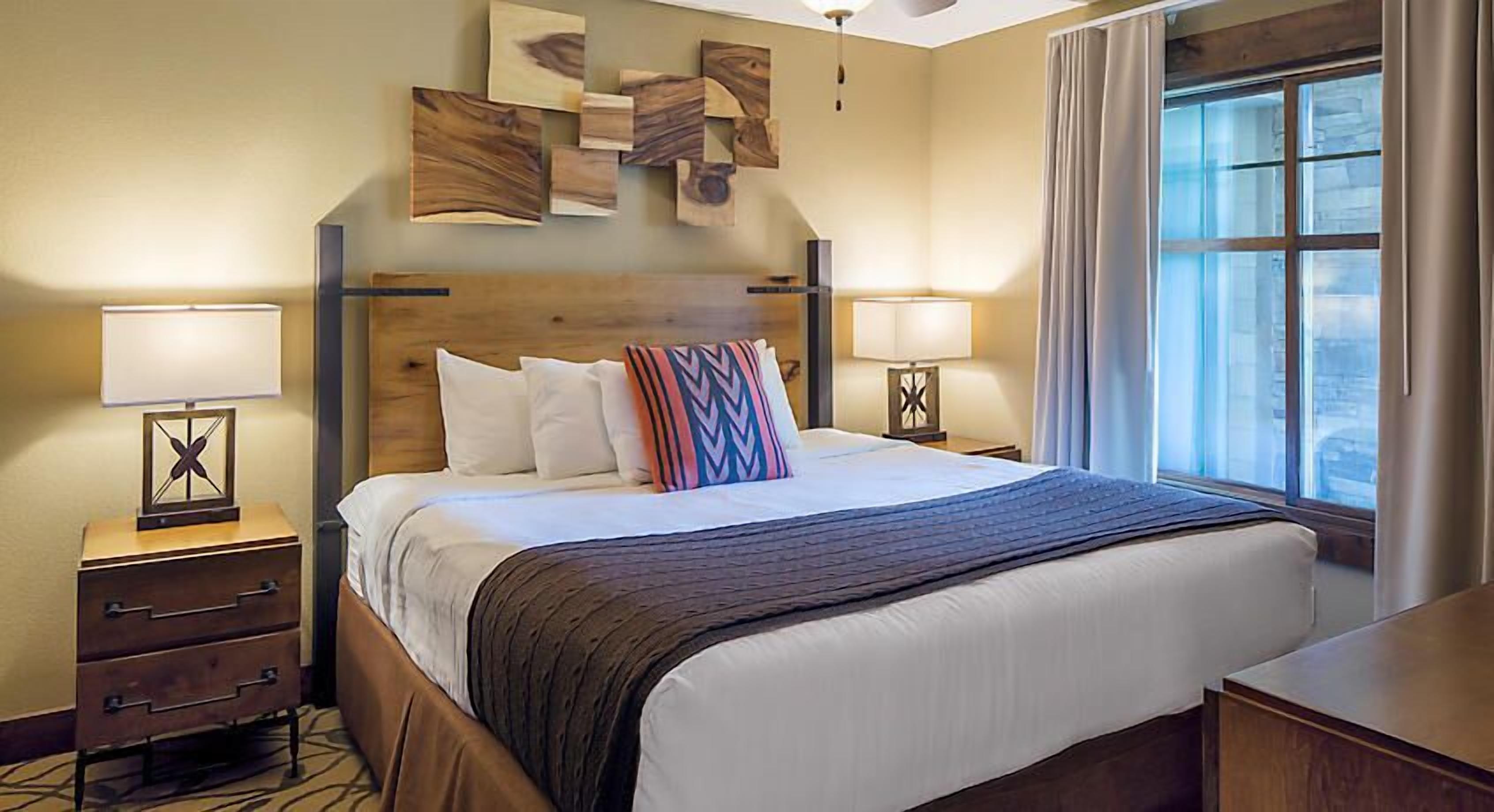Amazing Paradise Point Resort in Hollister!