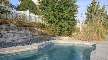 Alberca techada y alberca climatizada