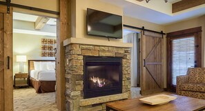 Interior - Amazing Paradise Point Resort in Hollister! (Hollister)