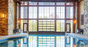 Indoor pool, a heated pool - Amazing Paradise Point Resort in Hollister! (Hollister)