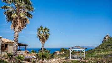 Apartment, 1 Bedroom, Smoking, Balcony | Property entrance