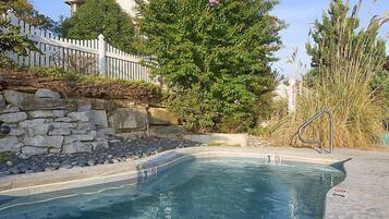 Alberca techada y alberca climatizada