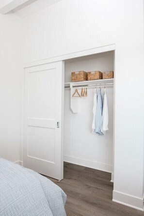 2 Schlafzimmer, BĂŒgeleisen/BĂŒgelbrett, Reisekinderbett, Internetzugang