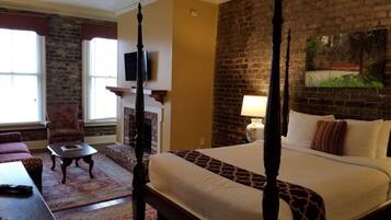 Iron/ironing board, internet, bed sheets