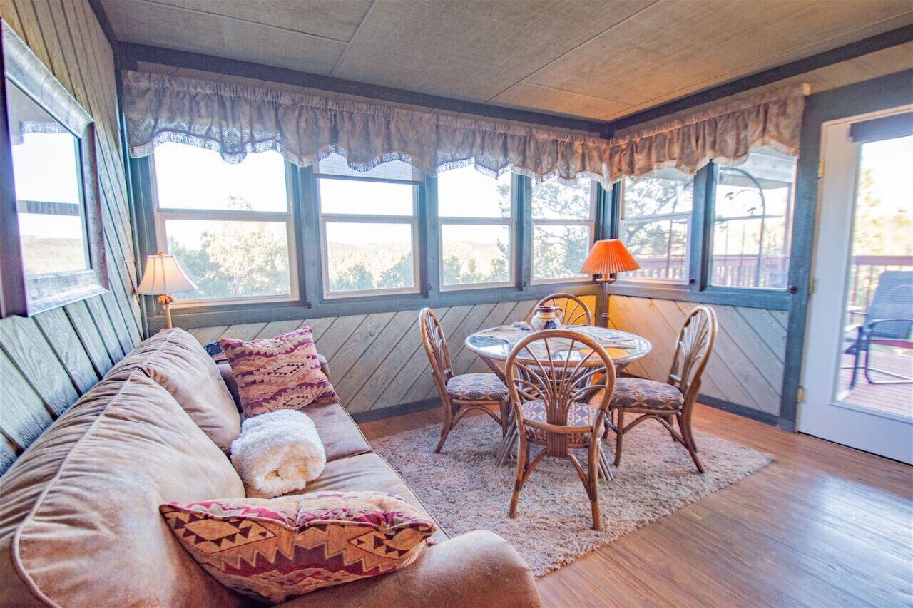 电视、壁炉、桌上足球