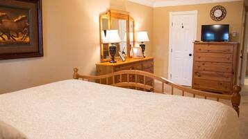 1 bedroom, iron/ironing board, free WiFi