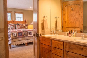 Bathroom - Horsin` Around - Unit M2 (Ruidoso)
