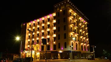 Façade de lâhĂ©bergement - soirĂ©e/nuit