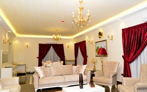 Presidential Suite, Ocean View | Living area | 32-inch plasma TV with satellite channels, TV, fireplace