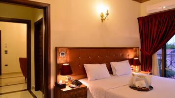 2 bedrooms, minibar, in-room safe, blackout curtains