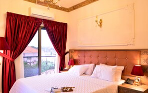 Junior Suite, Ocean View | Minibar, in-room safe, blackout curtains, free WiFi