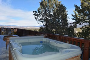 Outdoor spa tub - Casa Julia Beautiful Secluded 2 Bedroom 2 Bath Home with Million Dollar Views (Taos)