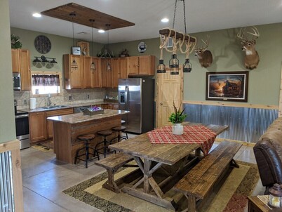 Quiet country getaway located within 10 minutes from town