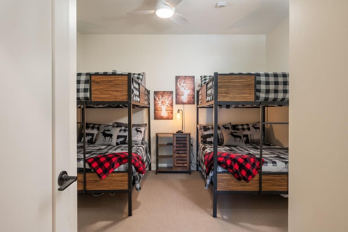 3 bedrooms, free internet, bed sheets
